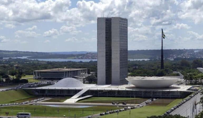 Surpresa no Congresso: Fundo Eleitoral para 2026 tem aumento aprovado