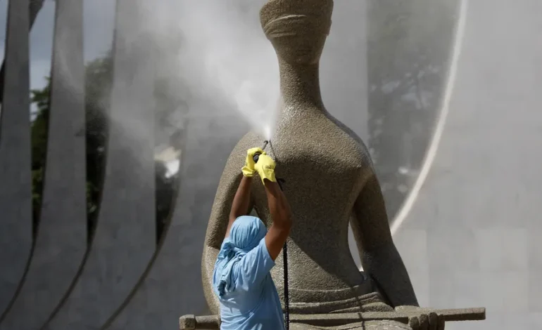 Projeto deve fazer Debora do Batom ser libertada; entenda