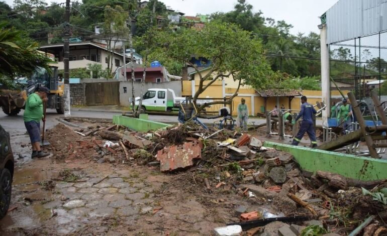 Após temporal que deixou 2 mortos, Ilhabela (SP) tem 120 desalojados