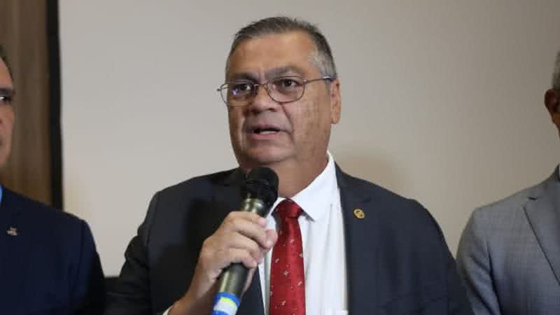 Flávio Dino determina que estados e municípios entreguem relatórios sobre uso de “emendas Pix”