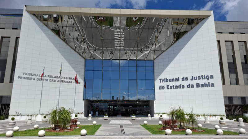 Sindicatos pressionam por aumento do auxílio‑alimentação para R$ 3,2 mil na Bahia