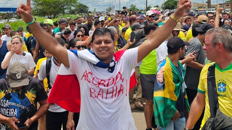 Diego Castro participa da “Caminhada pela Liberdade” e reforça críticas ao governo federal