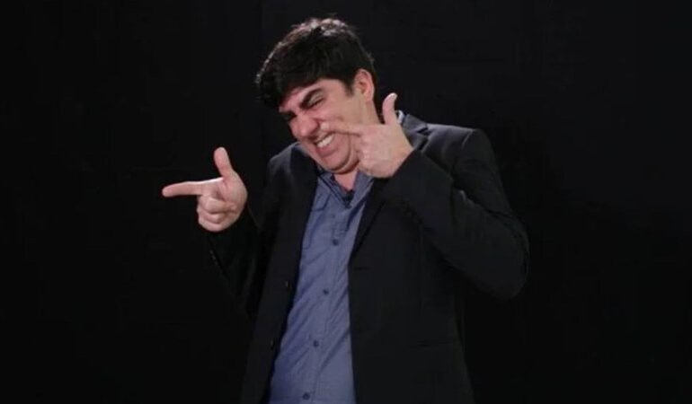 Marcelo Adnet deve interpretar Bolsonaro em desfile da Acadêmicos de Niterói