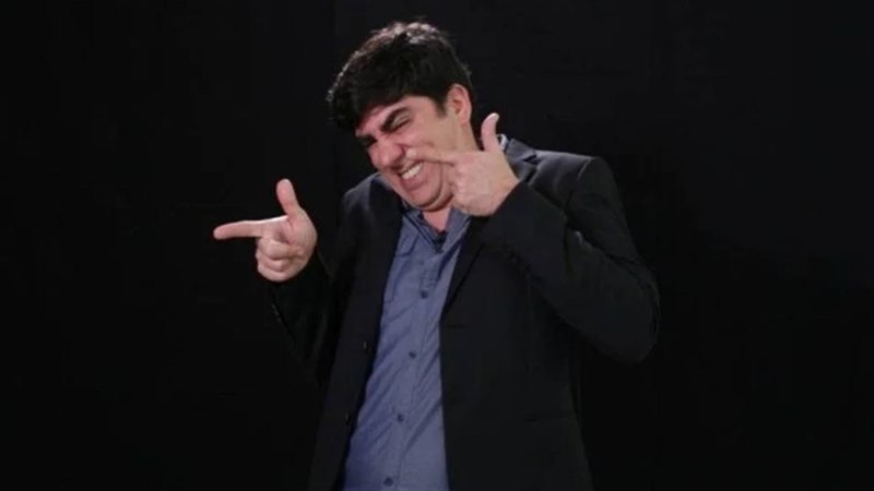 Marcelo Adnet deve interpretar Bolsonaro em desfile da Acadêmicos de Niterói