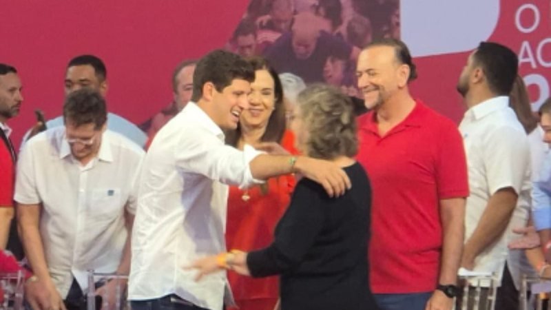 João Campos participa de celebração dos 46 anos do PT