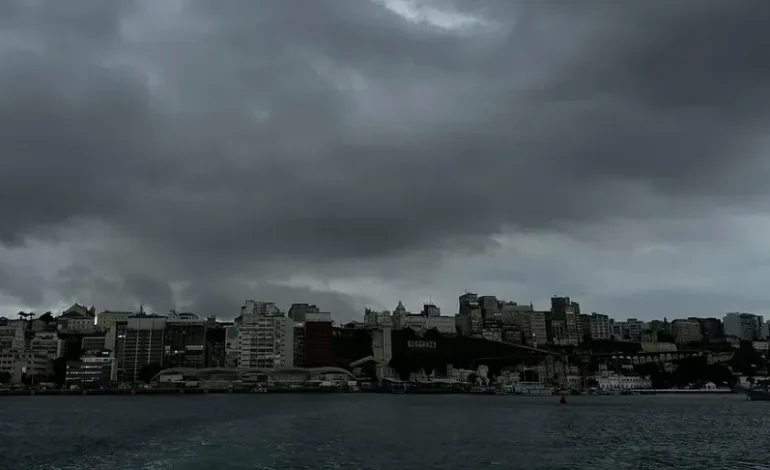 Inmet emite alerta de chuvas intensas para a Bahia