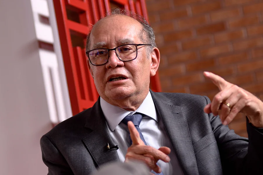 Gilmar Mendes ironiza Romeu Zema