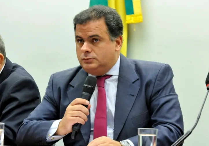 Deputado questiona taxa “Kiss & Fly” em Salvador