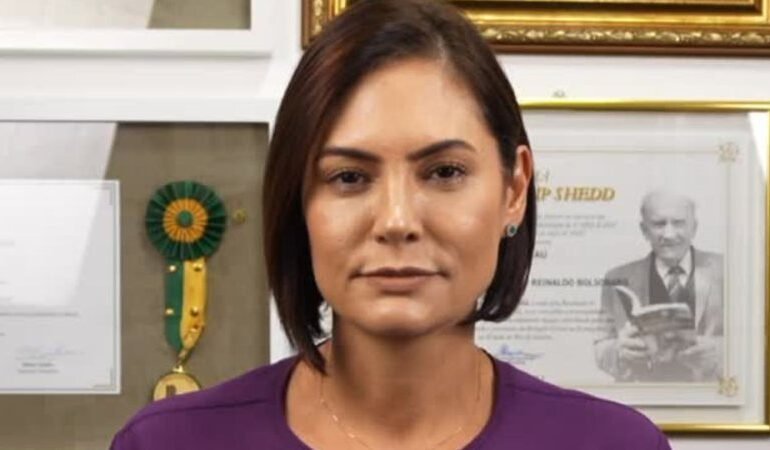 Michelle atualiza estado de Bolsonaro