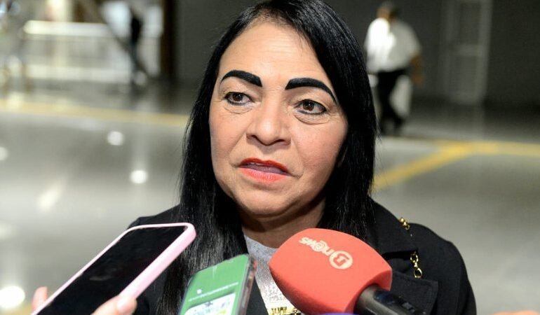 Moema deixa o PT e confirma ida para o MDB
