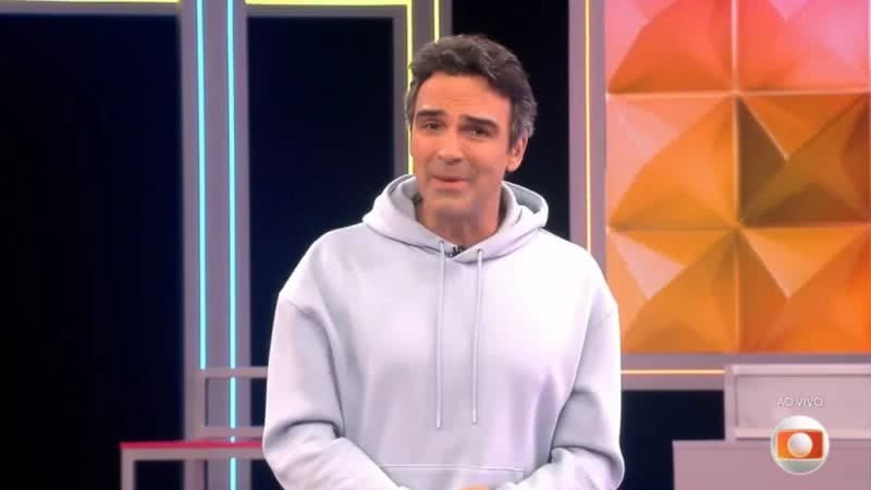 Tadeu Schmidt segue no BBB 26 após perda familiar