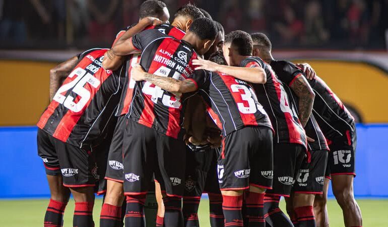 Torcida do Vitória vive expectativa por título nordestino